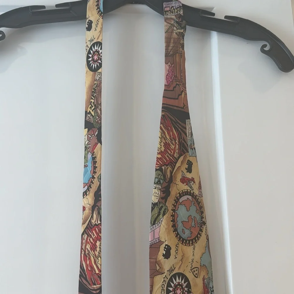 Vintage 1991 Nicole Miller 100% Silk Men’s Tie